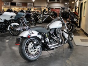 2016 Harley-Davidson Dyna Street Bob thumb 2