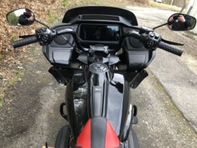 2024 Harley-Davidson® Road Glide™ Vivid Black - Black Finish thumb 0