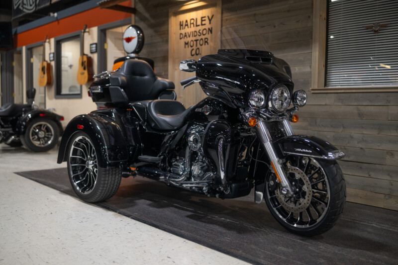 2025 Tri Glide® Ultra (FLHTCUTG)