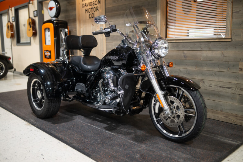 2015 Freewheeler™ (FLRT)