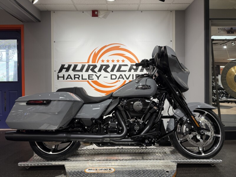 2026 Harley-Davidson® Street Glide® Aurora Blue Denim Chrome Trim