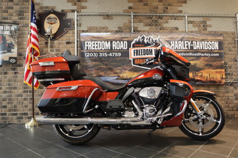 2025 Street Glide™ Ultra (FLHXU)