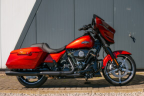 2025 Harley-Davidson Street Glide™ thumb 2