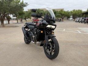 2026 Harley-Davidson® Pan America® 1250 Special Vivid Black Black Cast Wheels thumb 2