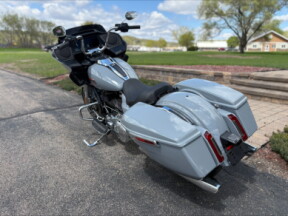 2026 Harley-Davidson® Road Glide® Dark Billiard Gray Chrome Trim thumb 0