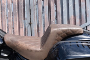 2024 Harley-Davidson® Low Rider® ST FXLRST thumb 2