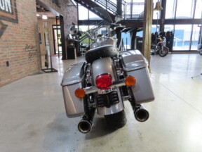 2016 Harley-Davidson® Road King® FLHR thumb 0