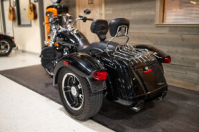 2015 Freewheeler™ (FLRT) thumb 0