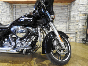 FLHXS 2016 Street Glide® Special thumb 2