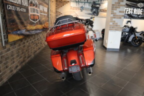 2025 Street Glide™ Ultra (FLHXU) thumb 3