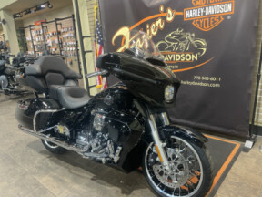 2026 Harley-Davidson® Street Glide Limited Vivid Black Chrome Trim thumb 2