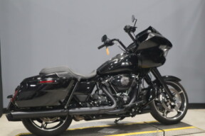2024 Harley-Davidson® Road Glide™ FLTRX thumb 2