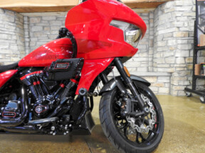 Harley-Davidson® CVO™ Road Glide™ ST 2025 FLTRXSTSE RALLY RED thumb 2