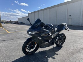 2023 Kawasaki Ninja 400 thumb 1