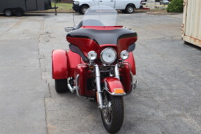 2012 Harley-Davidson® Tri Glide® Ultra FLHTCUTG thumb 0