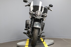 2025 Harley-Davidson® Heritage Classic FLHC thumb 2