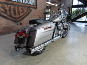 2016 Harley-Davidson® Road King® FLHR thumb 1