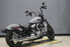 2026 Harley-Davidson® Street Bob® FXBB thumb 1