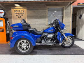 2024 Tri Glide™ Ultra (FLHTCUTG) thumb 2