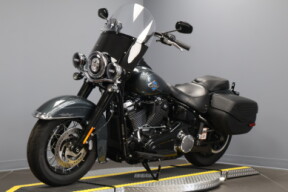 2025 Harley-Davidson® Heritage Classic FLHC thumb 1
