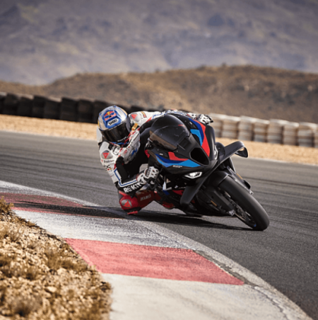 4.9% APR financing or $1,000 off MSRP on the 2026 M 1000 RR