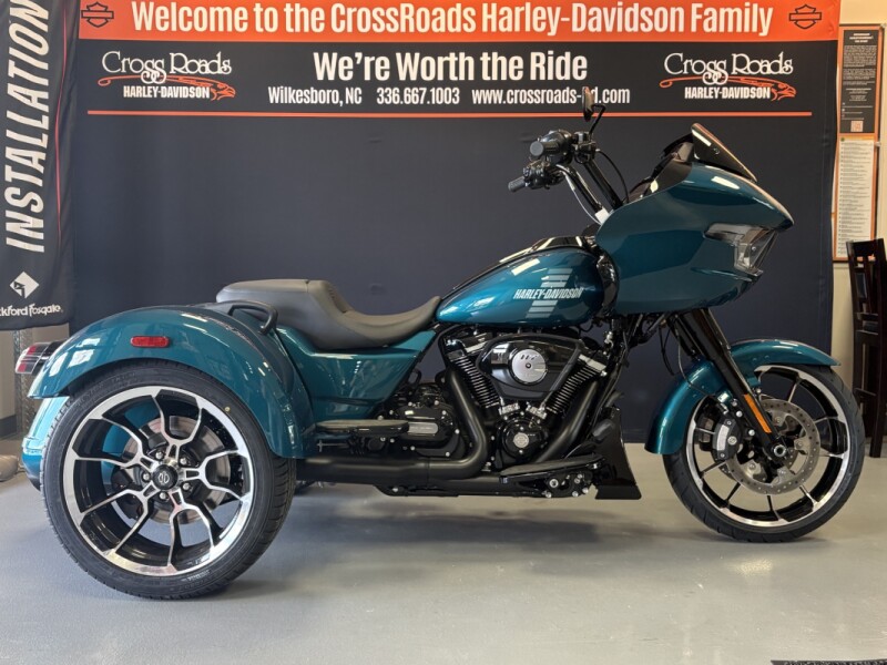 2026 Road Glide 3 Teal Thunder