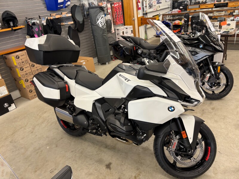 2026 BMW Motorrad R 1300 RT Alpine White 3