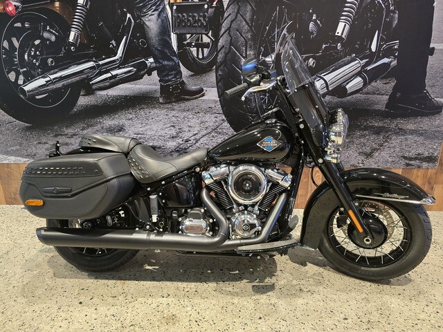  2025 MY25 Harley-Davidson Softail Heritage Classic 117 w/ABS Cruise (FLHC)