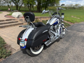 2014 Harley-Davidson® CVO™ Softail® Deluxe White Gold Pearl & Deep Cobalt Pearl thumb 1