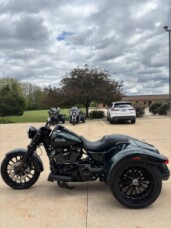 Harley-Davidson® Freewheeler™ 2024 FLRT ALPINE GRN/BLK thumb 0