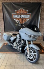 2026 Harley-Davidson® Road Glide® Dark Billiard Gray Chrome Trim thumb 3