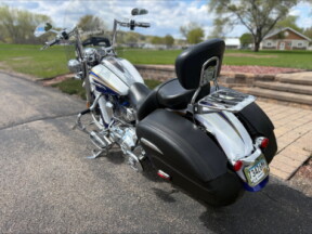 2014 Harley-Davidson® CVO™ Softail® Deluxe White Gold Pearl & Deep Cobalt Pearl thumb 0