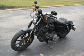 2022 Harley-Davidson® Iron 883™ XL883N thumb 1