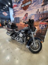 2008 Harley-Davidson® Electra Glide® Ultra Classic Peace Officer SE Vivid Black FLHTCU thumb 0