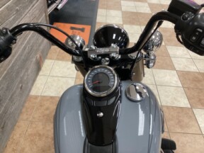 2026 Harley-Davidson® Heritage Classic Dark Billiard Gray Black Cast Wheels thumb 2