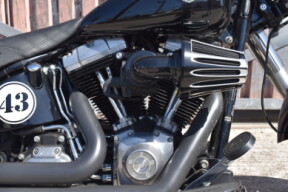 2017 Harley-Davidson® Softail Slim® FLS thumb 2