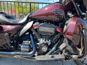2019 Harley-Davidson® CVO™ Street Glide® FLHXSE thumb 3