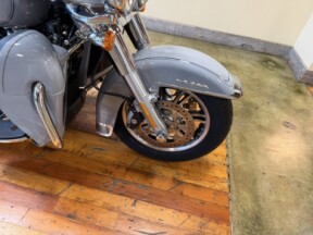 2024 Harley-Davidson® Tri Glide® Ultra Billiard Gray thumb 0