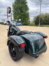 Harley-Davidson® Freewheeler™ 2024 FLRT ALPINE GRN/BLK thumb 1