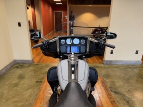 2024 Harley-Davidson® Tri Glide® Ultra Billiard Gray thumb 1