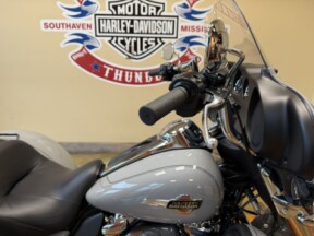 2024 Harley-Davidson® Tri Glide® Ultra Billiard Gray thumb 3