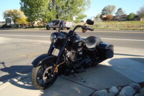 2025 Harley-Davidson® Road King® Special Vivid Black thumb 1