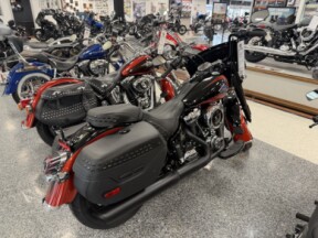 2025 Harley-Davidson® Heritage Classic Whiskey Fire / Vivid Black w/Cast Wheels thumb 2
