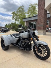 Harley-Davidson® Freewheeler™ 2024 FLRT BILLIARD GRAY W/ PINSTRIPE thumb 2