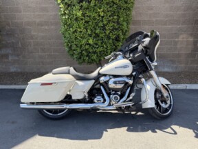 FLHX 2022 Street Glide® thumb 3