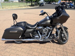 FLTRX 2020 Road Glide® thumb 1