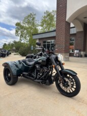 Harley-Davidson® Freewheeler™ 2024 FLRT ALPINE GRN/BLK thumb 2