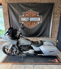 2026 Harley-Davidson® Road Glide® Dark Billiard Gray Chrome Trim thumb 0