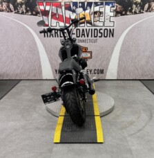 2016 FXDB Street Bob® thumb 2