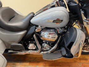 2024 Harley-Davidson® Tri Glide® Ultra Billiard Gray thumb 2